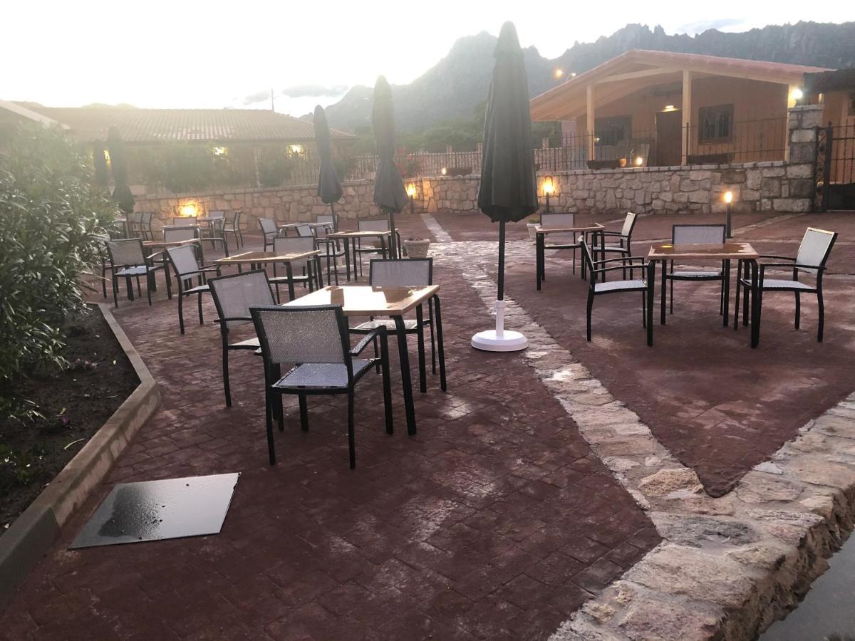 Hostal La Posada De Mari La Cabrera Eksteriør billede