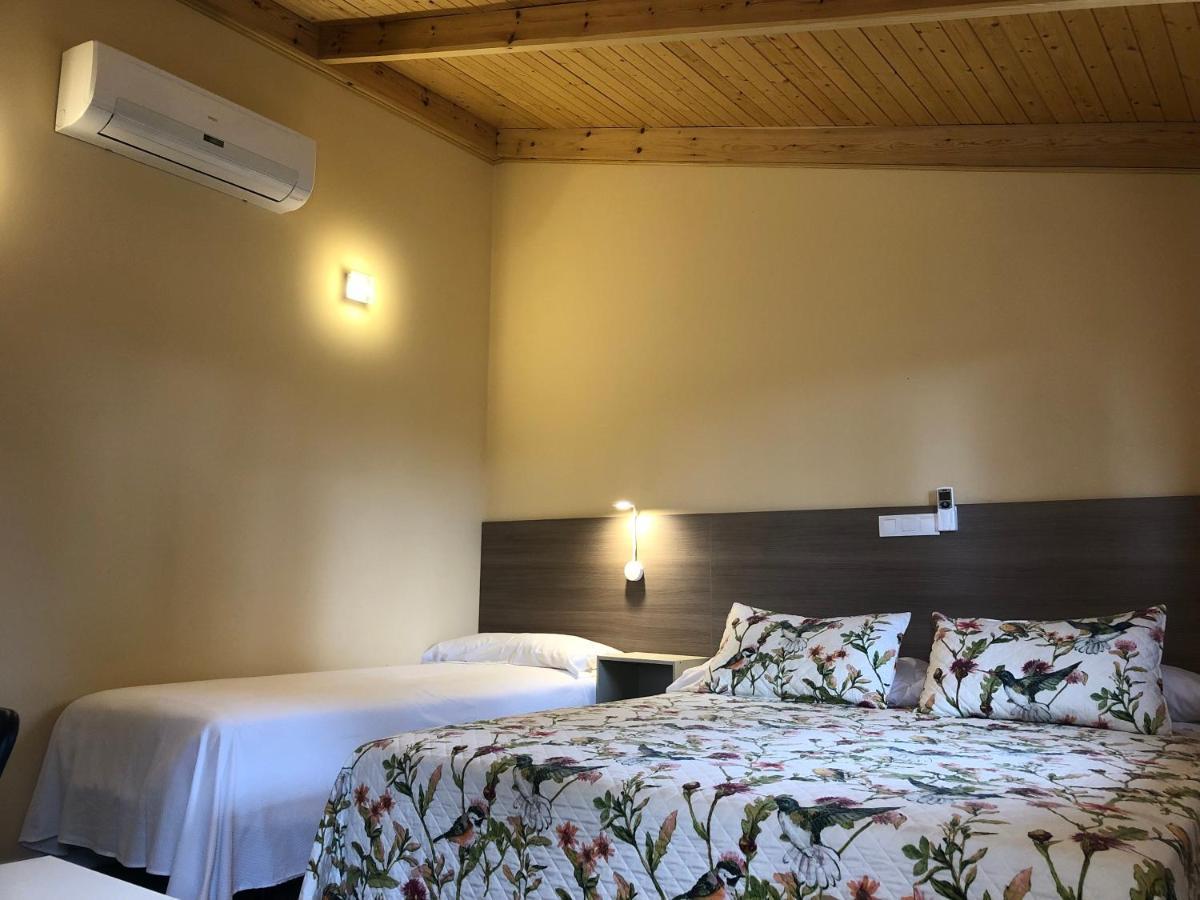 Hostal La Posada De Mari La Cabrera Eksteriør billede