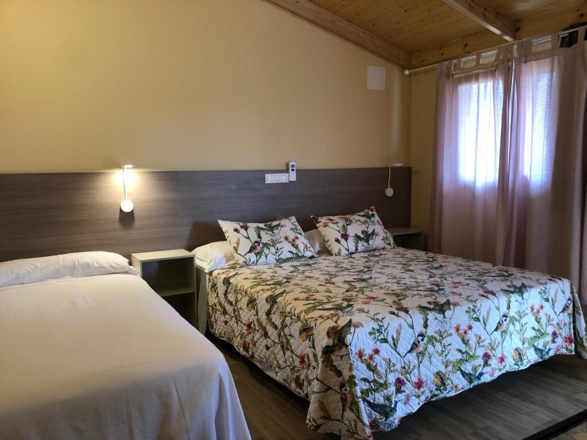 Hostal La Posada De Mari La Cabrera Eksteriør billede